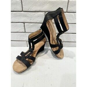 Adrienne Vittadini Trilden Black Sandals Sz 9M 2” Wedge‎ Heel Faux Leather
